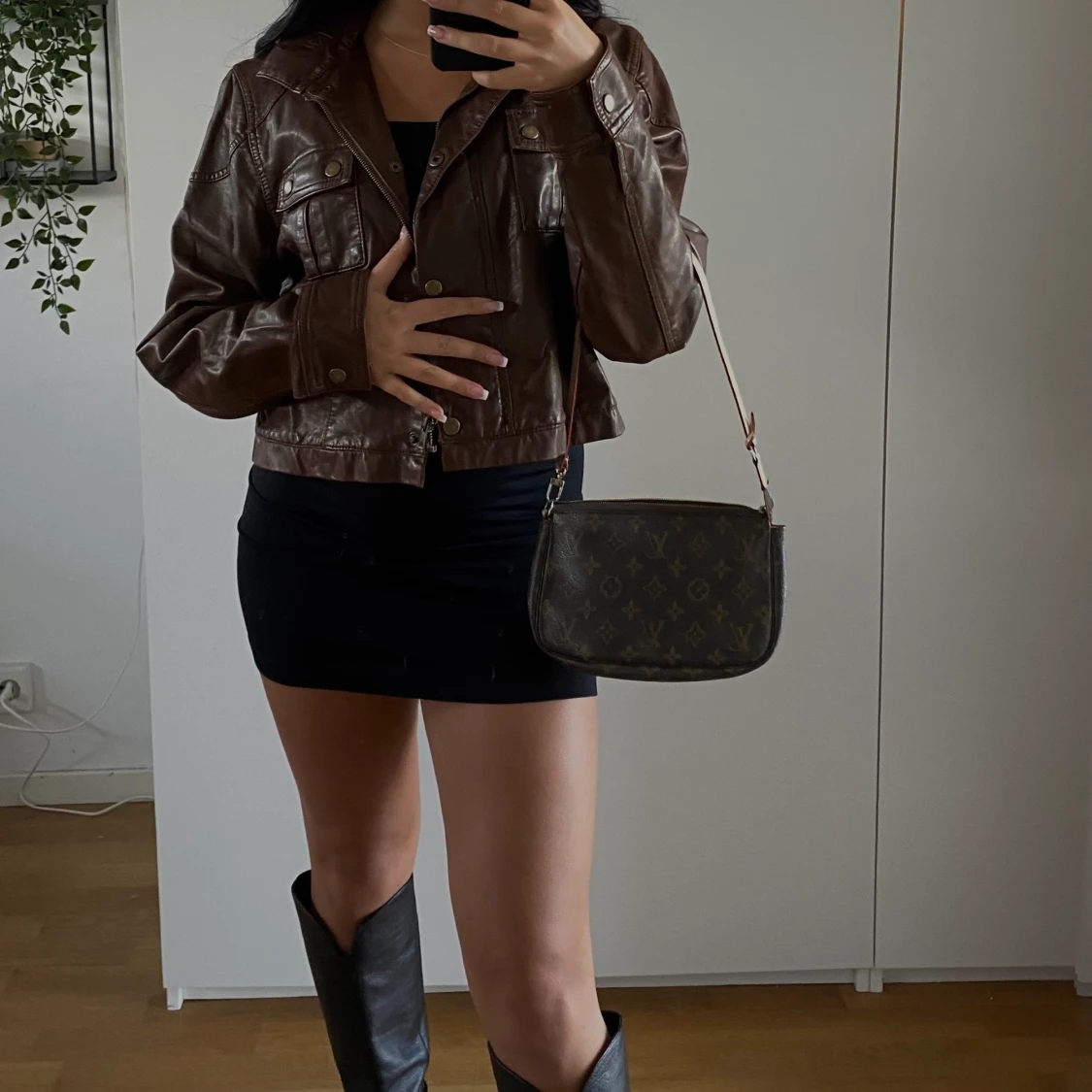 Brun skinnjacka  - 90