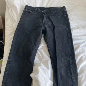 Weekday space jeans - Jag säljer dessa pga att dom är för små, size 27/30. Använda hyfsat mycket men det är inga flaws. Con 10/10. Pris kan diskuteras
