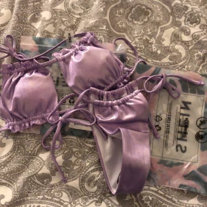 Bikini från SHEIN  - Helt oanvänd beniniern från SHEIN jätte fin men satt inte bra på mig 