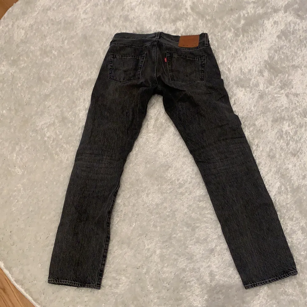 Ett par Levis 501 jeans i väldigt bra skick!. Jeans & Byxor.