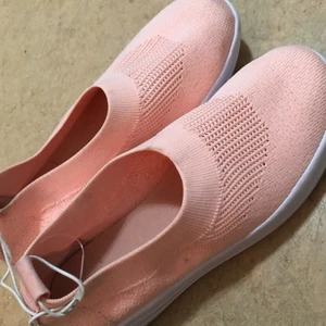 skor - Jätte fina helt nya har aldrig använt dom🥰