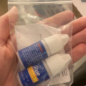 Nagelsaker - Nagelfil:5 kr.   Limmen :5 kr styck