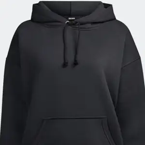 Svart hoodie från bikbok, storlek S🖤 100kr