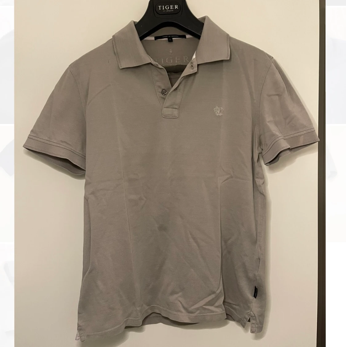 Grå/beige piké Tiger of Sweden