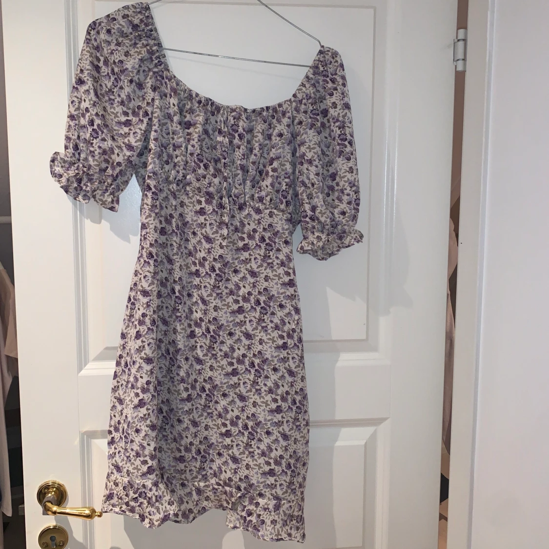 Blommig sommarklänning 