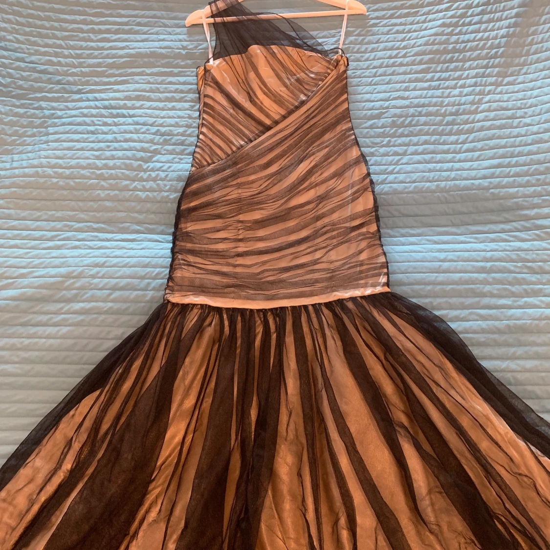 One shoulder festklänning, strl 38  - 91