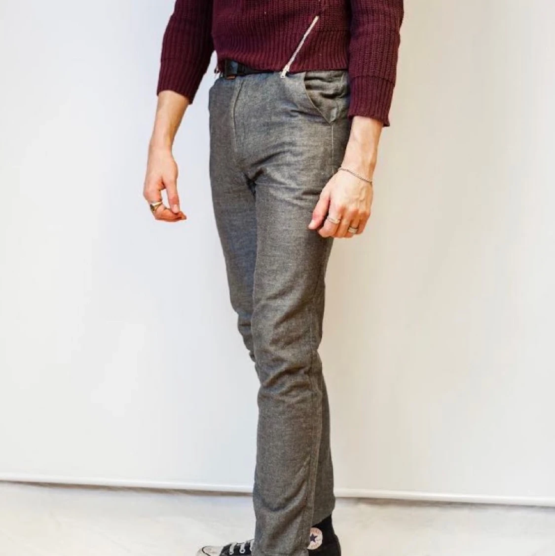 Snygga gråa byxor