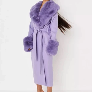 MISSGUIDED FAUX COAT - Säljer min älskade kappa från missguided, asså hur fin är inte denna? Behöver dessvärre pengar inför en resa så den får gå🌸 Nypris: 1360 använd en gång! Köparen betalar för frakt 