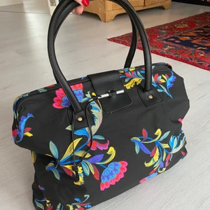 Väska - Rymlig väska. Använd en gång