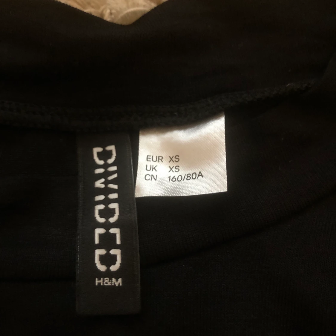 Tröja med öppen rygg  - 91