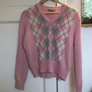 Morfartröja - LÄS BIO!💞 En galet fin morfartröja som jag köpt av en tjej här på plick men som inte kommit till så mycket användning. Hör av er vid intresse samt hur mycket ni skulle kunna betala. 