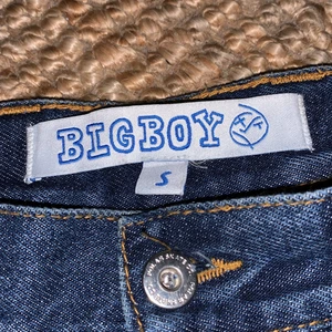 Polar big boys - Dom här bigboysen säljer jag för jag tycker dom känns lite för baggy! Det är i size s men dom är uppsydda! Så dom är nog kan 62 cm om man mäter hur långa dom är! Skriv för fler bilder!✨ kan diskuteras om pris!