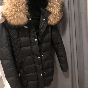 Rock and Blue  - En vinterjacka från Rock and Blue, använd 2 vintrar. Storlek 34, köpt för 4200kr men säljer den för 1000kr