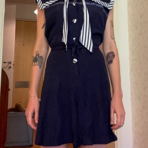 Vintage sailor jumpsuit från 60 talet!  - Jättesöt vintage jumpsuit köpt på etsy. Original från 60 talet. Jättegott skick! 
