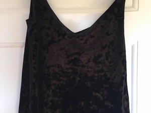 Linne - Säljer det här fina linnet från hm. Kommer ej t andväning. Sammet material.