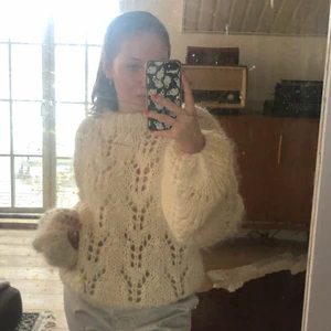 Ganni tröja  - Säljer min fantastiskt fina och sköna Ganni tröja! Tacksam i vinter och mysigt material! Svår att hitta! Kan tänka mig lägre pris!
