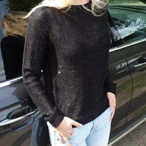 VERO MODA storlek S - Stickad tröja med paletter, oanvänd original pris 179