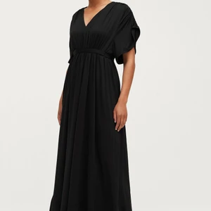 Fin klänning ❤️‍🔥 - Ny sååå fin klänning från Ellos! Stl 34/36