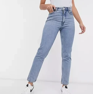 Momjeans - Från monki💛💞Börja buda vid 75kr