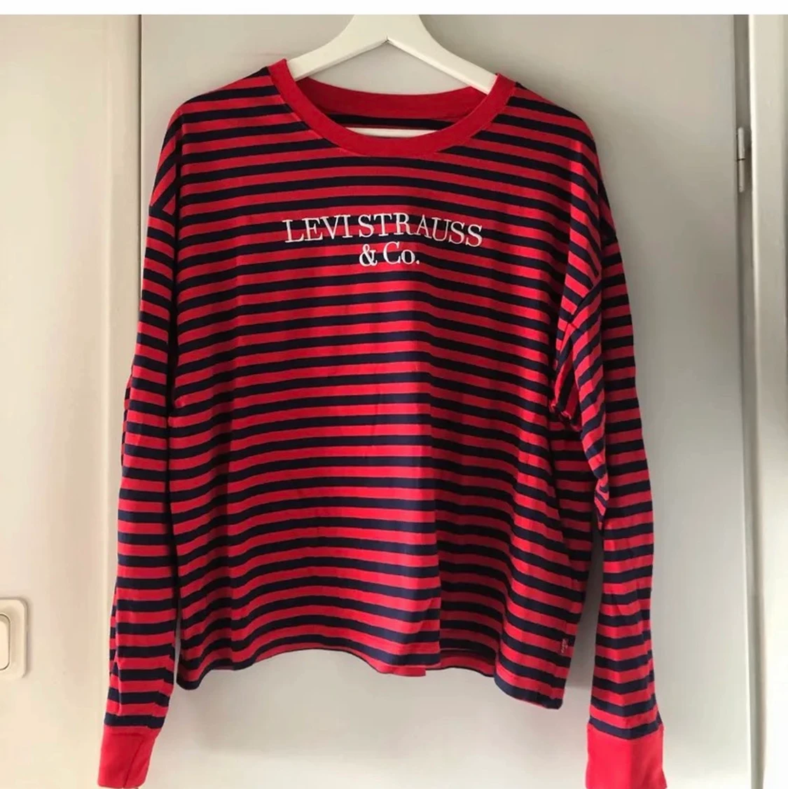 Jättefin Levi’s tröja!