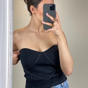 Topp - Sjukt snygg och helt ny topp från chiquelle! Storlek onesize 