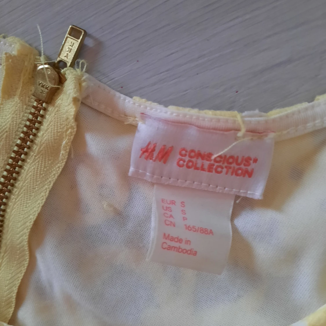 Gul spetstopp fr. H&M. Stl S - 91