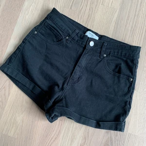 Shorts från forever 21  - Högmidjade hotpants 