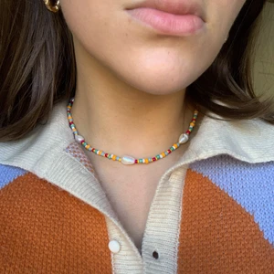 Tindra necklace🌊 - Sommarnyhet!🌸 Somrigt halsband med sötvattenspärlor ✨