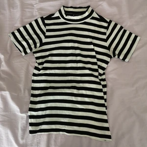 ClubXprs Topp strl S - Randig topp från märket Club Xprs