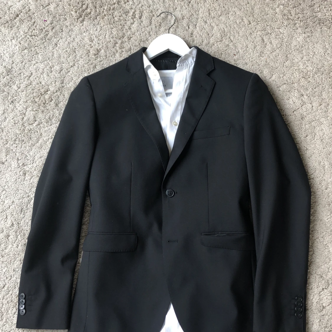 Bläck kostym i mycket bra skick strl. 46