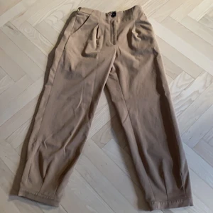 Zara costymbyxor - Snygga trendiga costymbyxor från zara 💗storlek 152.är i bra skick.