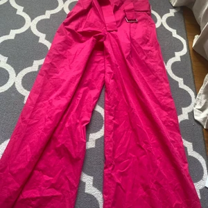 Coola kostym byxor - Sköna utsvängda kostymbyxor 