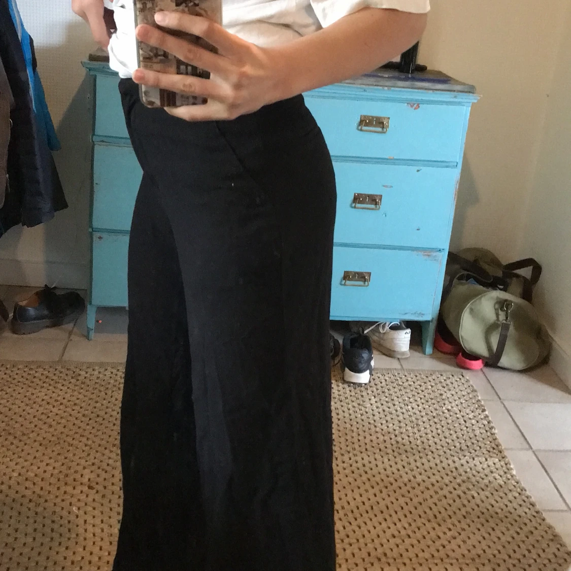 Svarta kostymbyxor(utsvängda) - 91