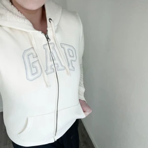 Gap huvtröja  - Gap huvtröja! Aldrig använd, inga fläckar. 