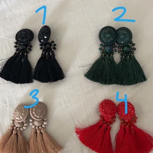 Örhängen, 30kr/st - Säljer 4 olika örhängen som tyvärr aldrig kommit till användning. 30kr/ st. Skriv vid intresse