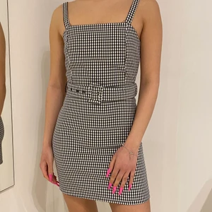 Klänning - Jättefin klänning, använd 1 gång.