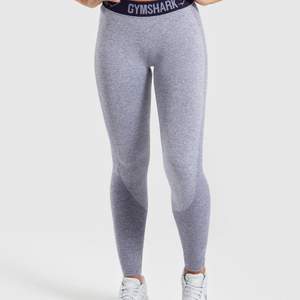 Säljer ett par gråa gymshark leggings i storlek XS, väldigt bra skick och knappt använda. Sålda 
