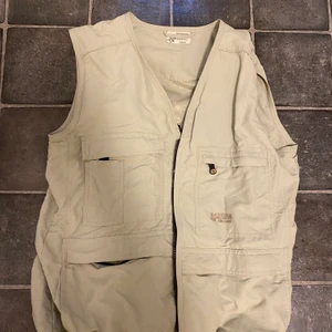 Viskarväst - Fiskarväst i beige