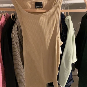 Linne - Gina linne i storlek S som inte längre används 