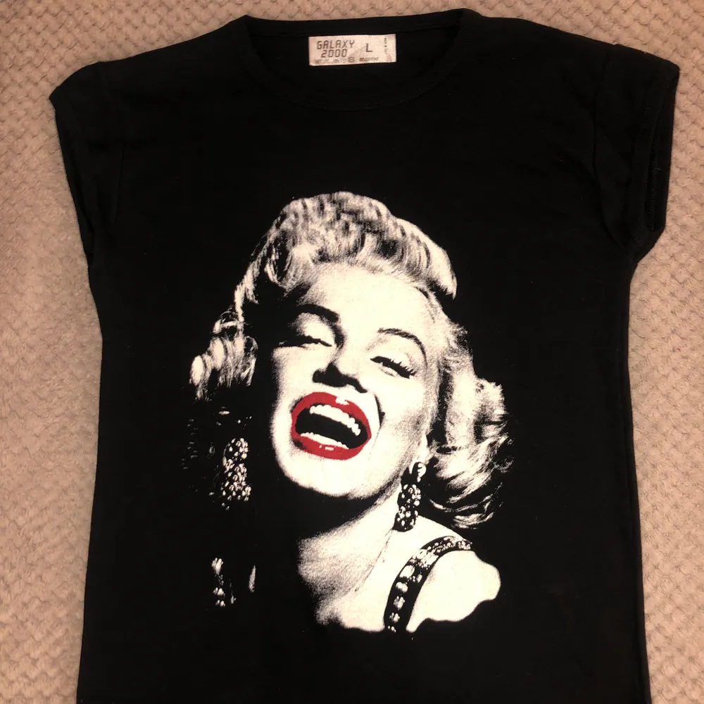 Deadstock Marilyn Monroe t-shirt från galaxy 2000 i Strl L✨. T-shirts.