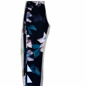 Träning - Använd få gånger, säljer för den är för stor för mig samt lång i benen. Har nu köpt andra och behöver inte den längre