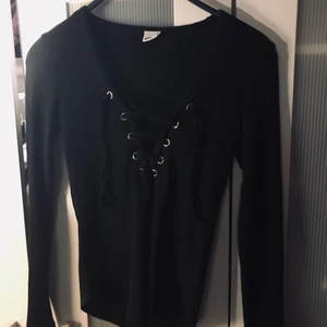 Gina tröja  - Säljer en oanvänd tröja från Gina storlek S 