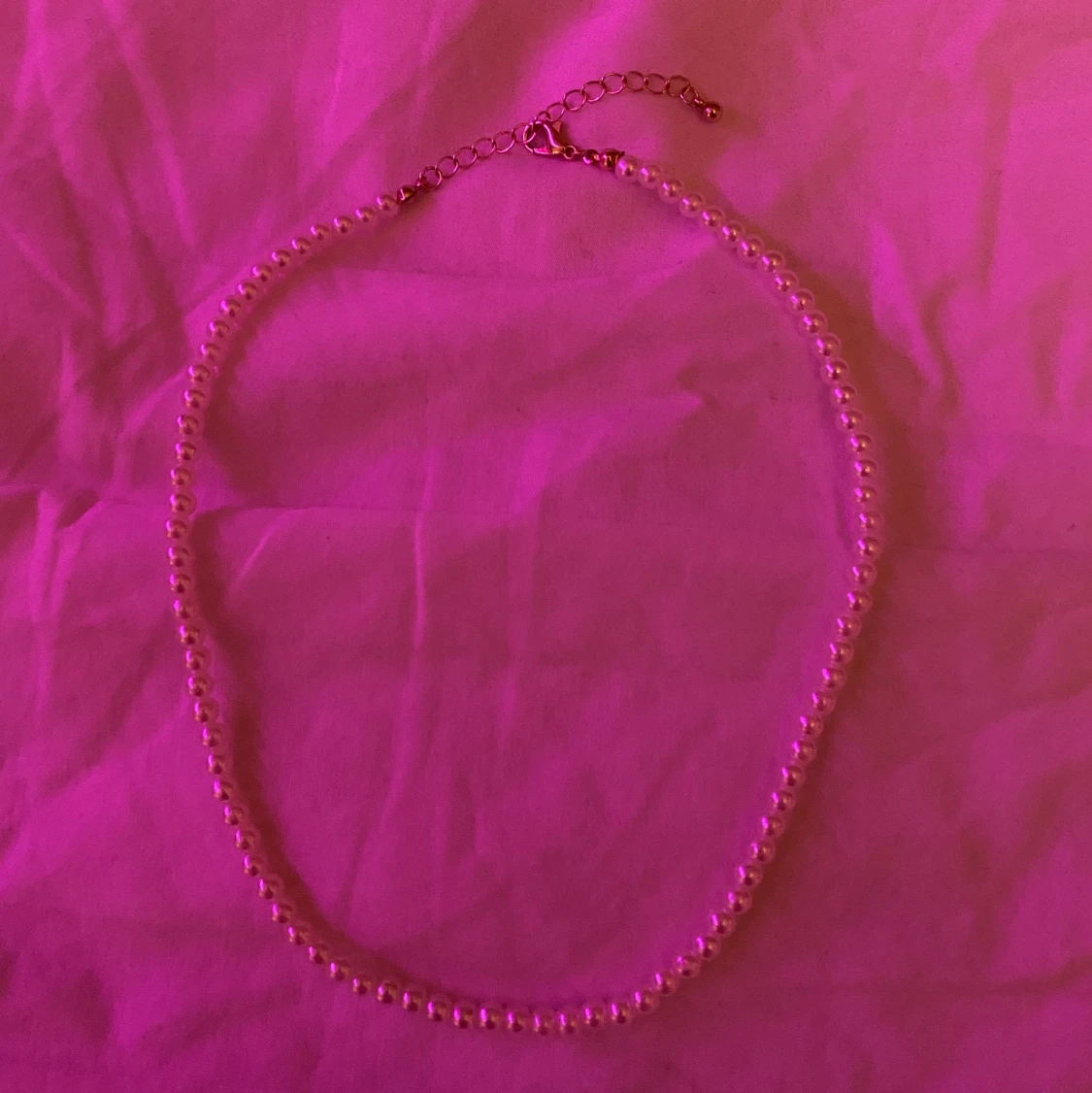 Säljer pärlhalsband  - 91