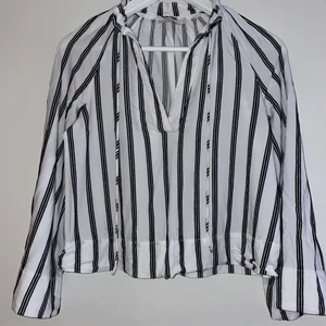 Topp/blus Wera  - Topp från Wera med trumpetärm , Ingen anmärkning  100% viskos 