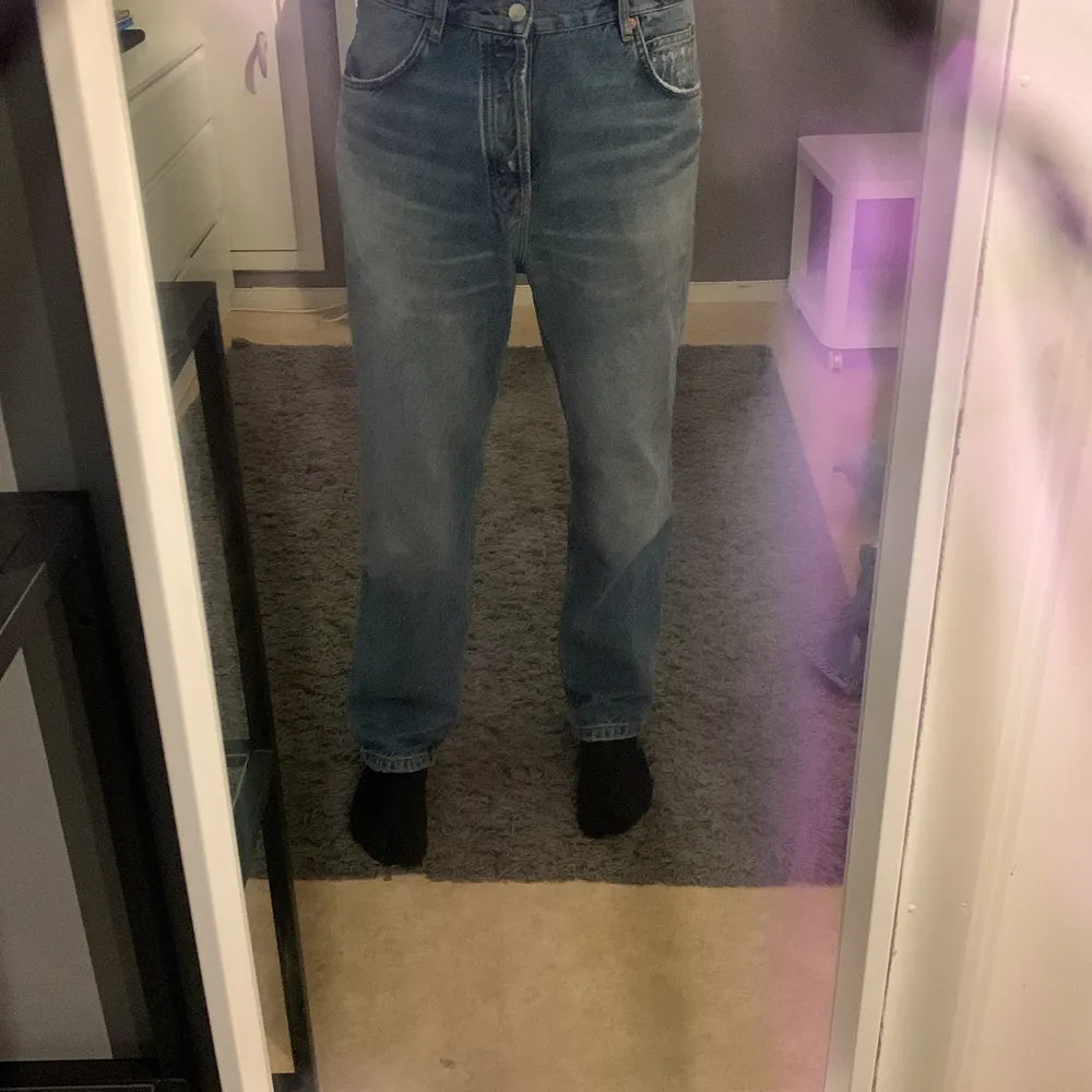 Ett par jeans från zara jag inte använt så mycket allt då dem är för stora för mig, storlek 42. Jeans & Byxor.