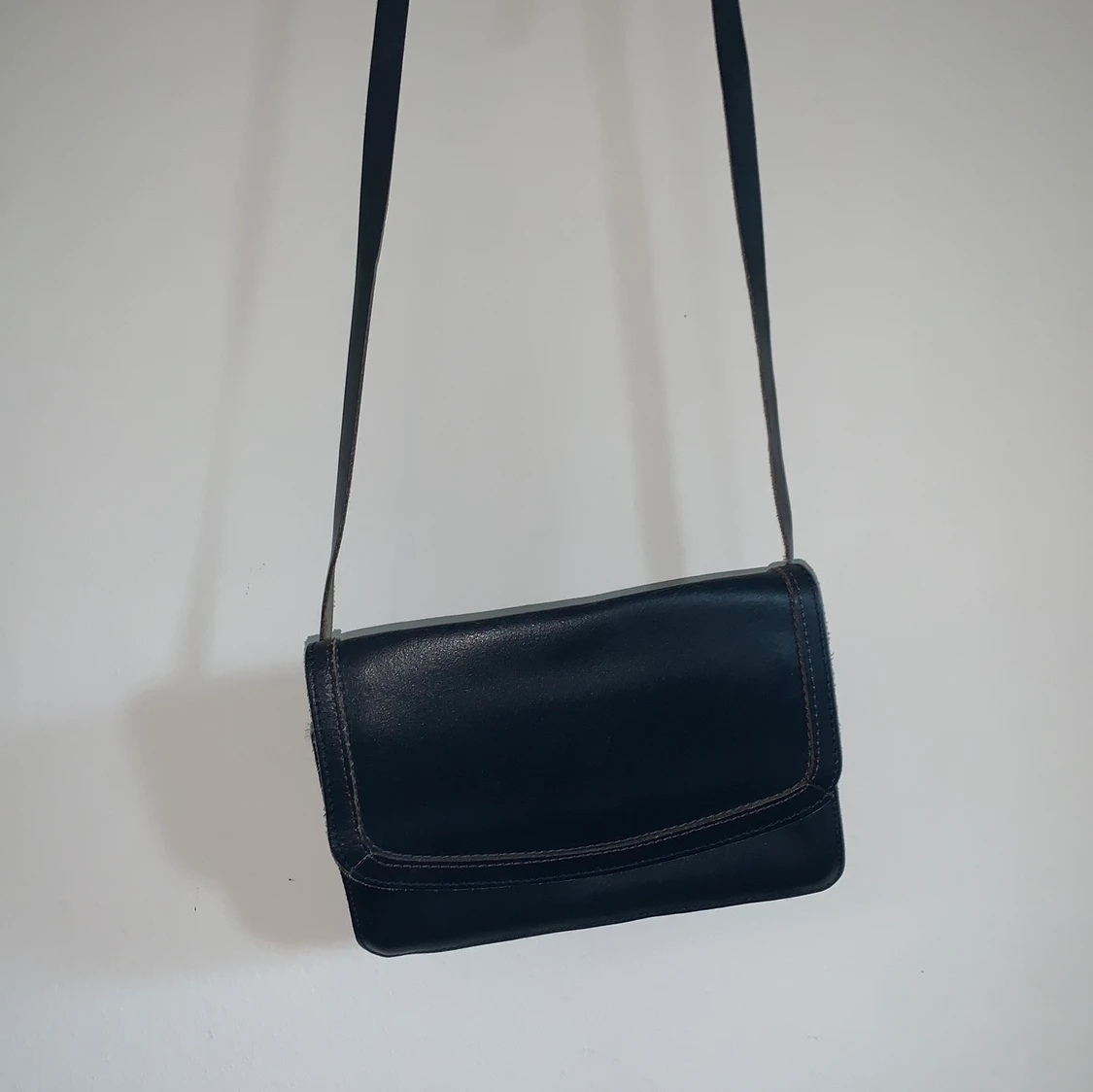 Blå axelbandsväska - 90