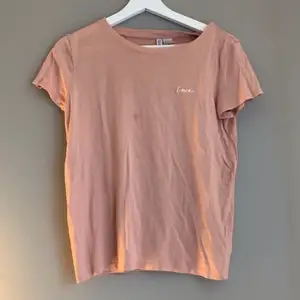 Rosa gullig oversize t-shirt från hm i stl xs 
