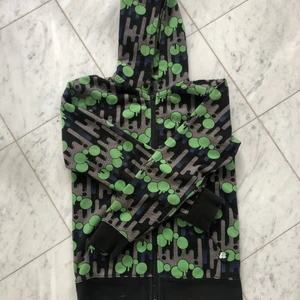 Cool hoodie - Ascool y2k Hoodie med ballt graffiti mönster