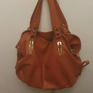 Vintage väska - Superfin väska i väldigt bra skick, använd fåtal gånger. 