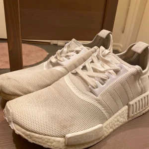 Adidas - Adidas skor säljs för 600 gånger. Använda några gånger. 